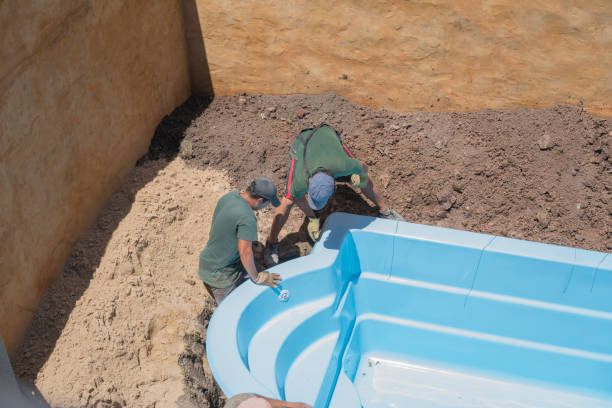 Un constructeur de piscines peut poser un volet automatique s’il possède les compétences nécessaires. Ainsi, il maîtrise l’installation