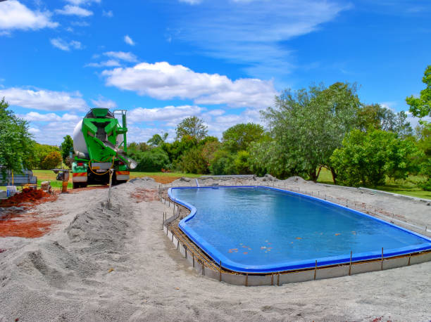 Un constructeur de piscines peut réaliser bien plus que le bassin lui-même. Ainsi, il peut intégrer des équipements indispensables.