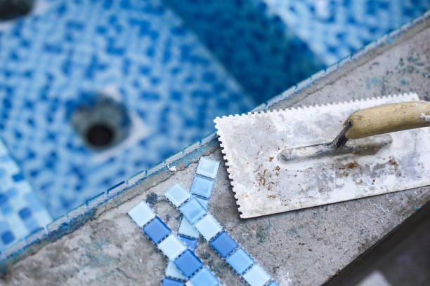 Un constructeur de piscines conseille d’utiliser des produits adaptés à l’eau. Ainsi, il recommande des désinfectants fiables.